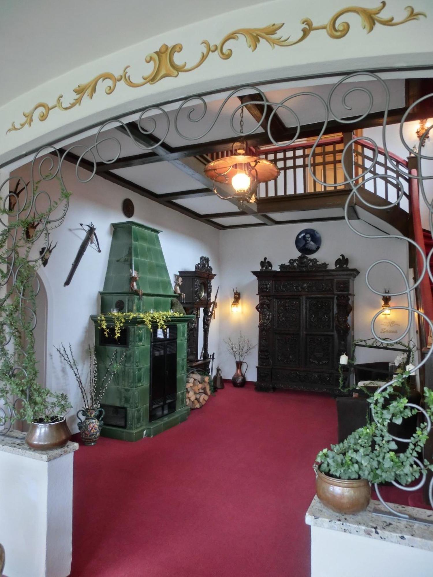 Hotel Hotel-garni Drachenburg 3*